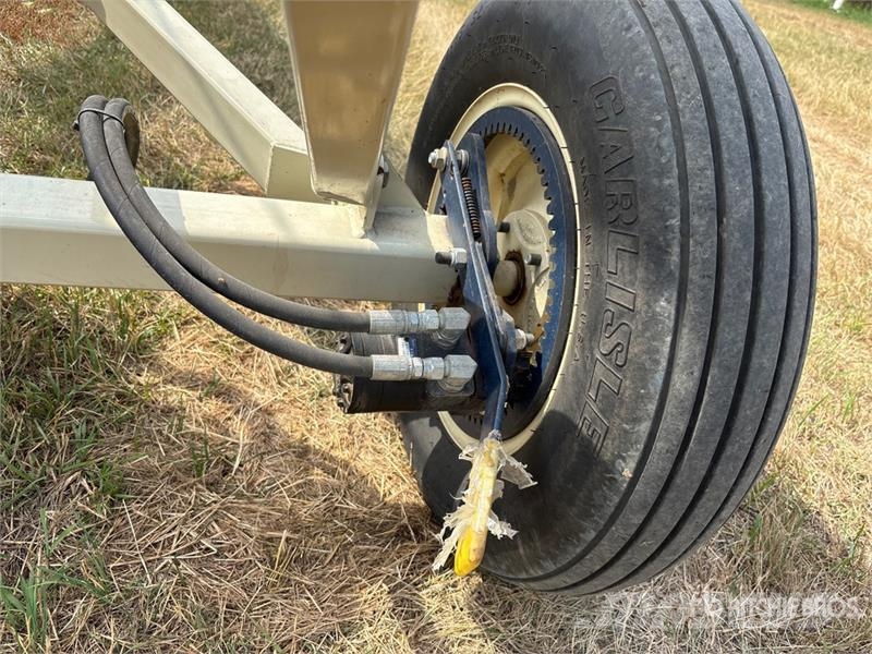 Buhler Farm King 746 7 in x 46 ft Grain Auger Material de transporte