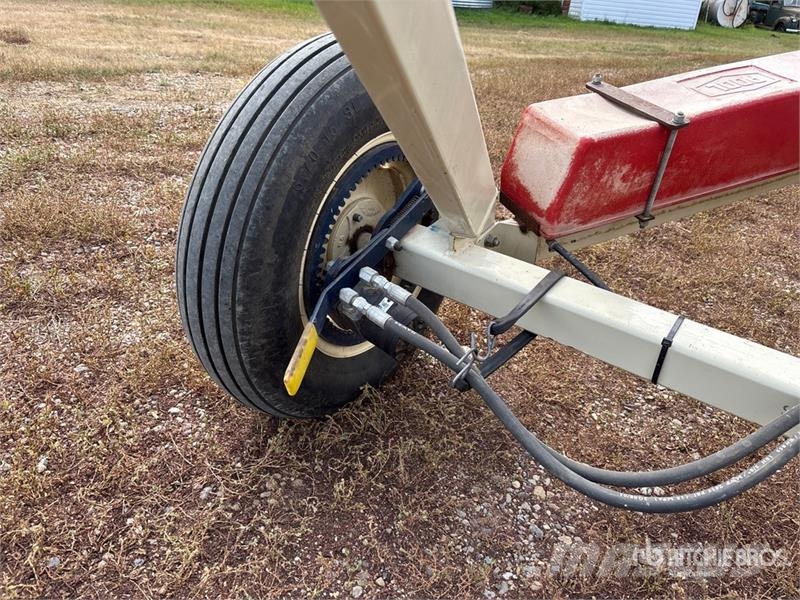Buhler Farm King 746 7 in x 46 ft Grain Auger Material de transporte