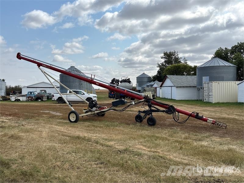 Buhler Farm King 746 7 in x 46 ft Grain Auger Material de transporte