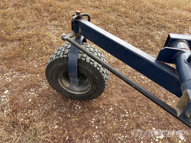 Buhler Farm King 746 7 in x 46 ft Grain Auger Material de transporte