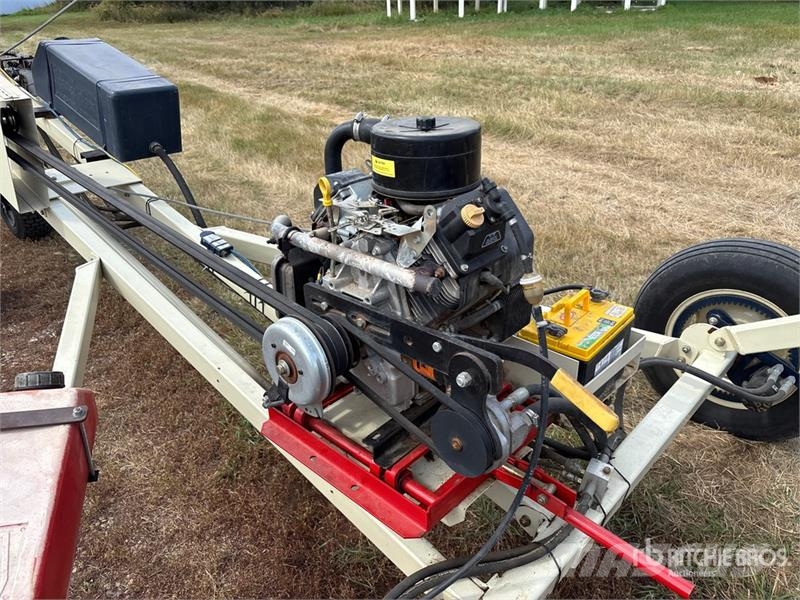 Buhler Farm King 746 7 in x 46 ft Grain Auger Material de transporte