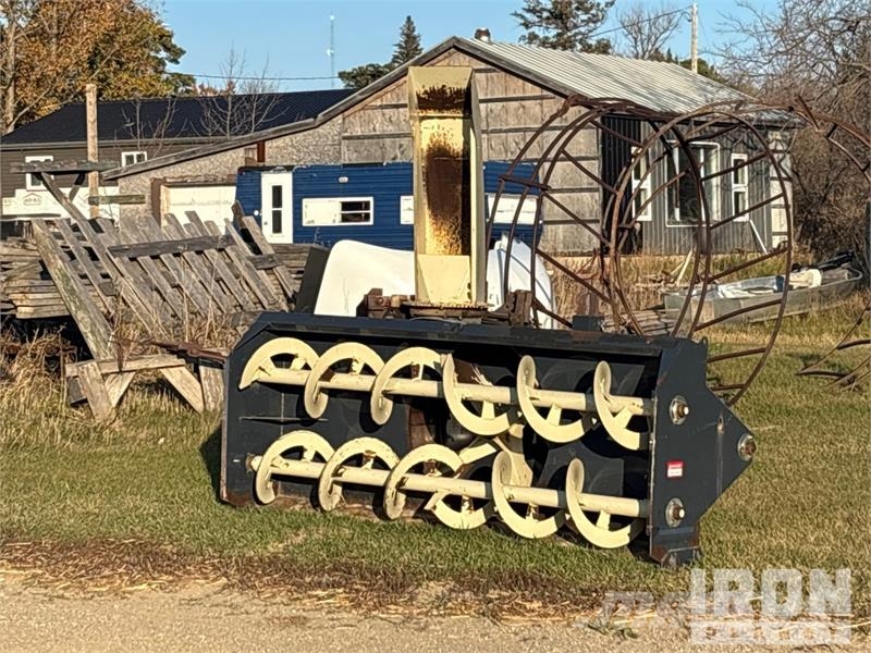 Buhler Farm King 8 ft 3 Point Snow Blower قاذفات الجليد