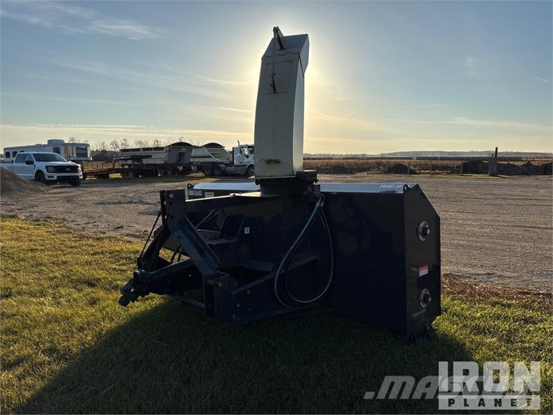 Buhler Farm King 8 ft 3 Point Snow Blower قاذفات الجليد