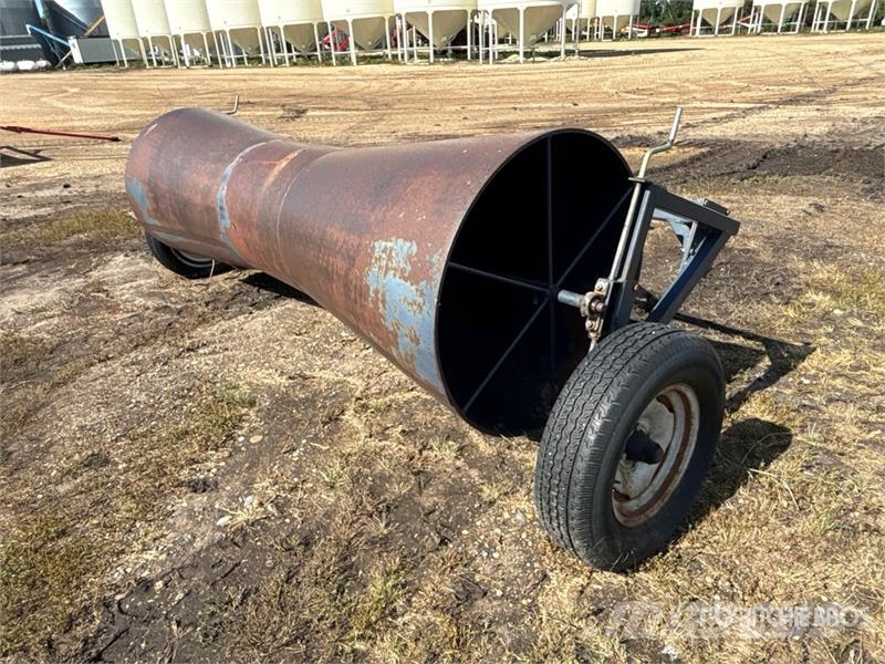 Buhler Farm King 9 ft 6 in Steel Swath Roller Прибиральні комбайни