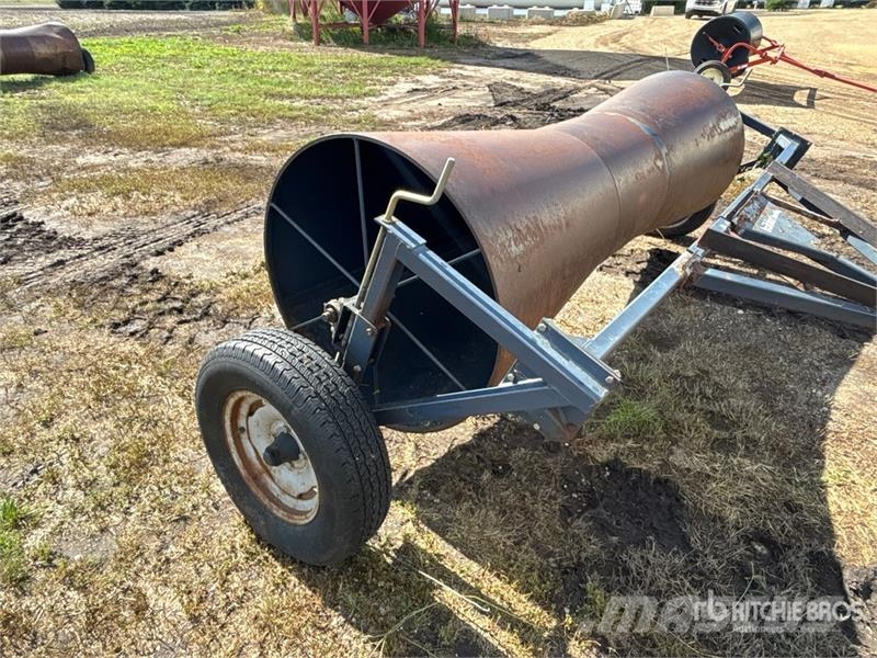 Buhler Farm King 9 ft 6 in Steel Swath Roller Прибиральні комбайни
