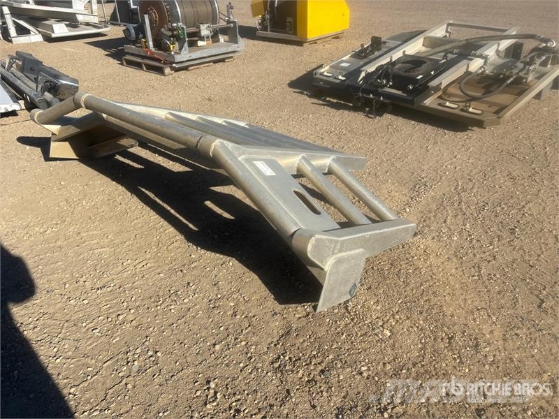  Bumper - Fits Truck معدات النقل - غير ذلك