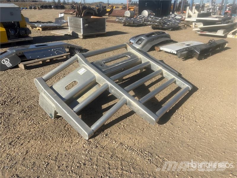  Bumper - Fits Truck معدات النقل - غير ذلك