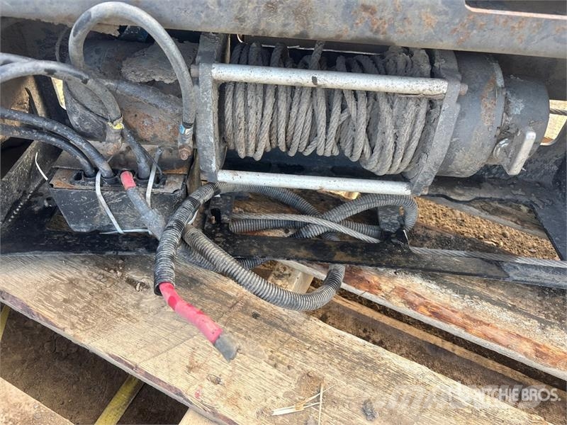  Bumper with winch Коммерческий транспорт - Другие