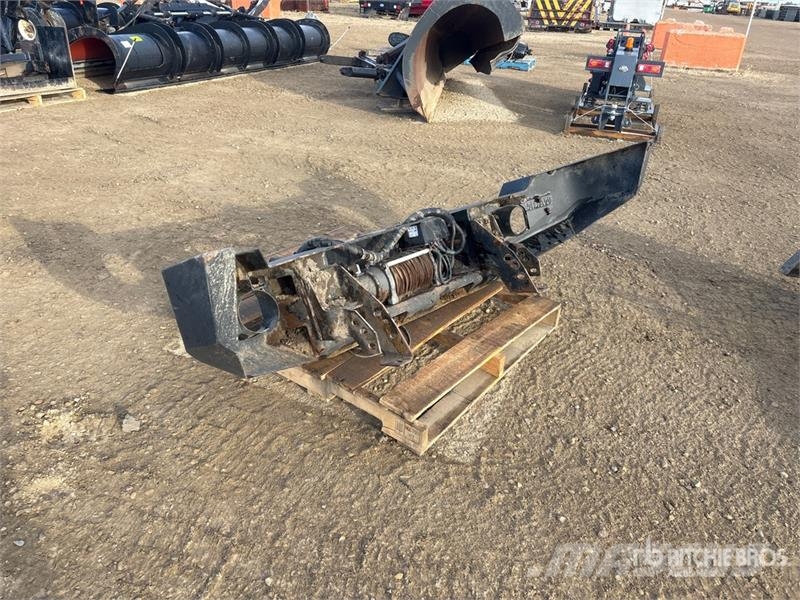  Bumper with winch معدات النقل - غير ذلك