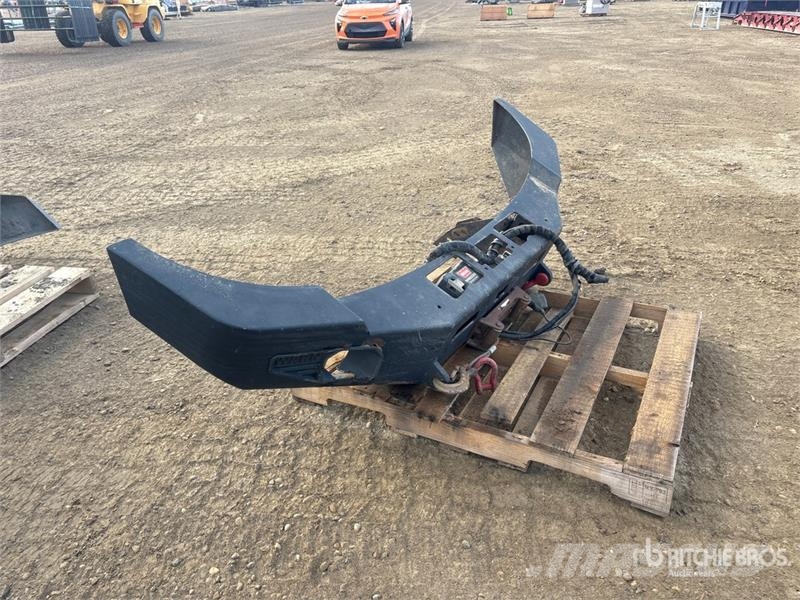  Bumper with winch معدات النقل - غير ذلك
