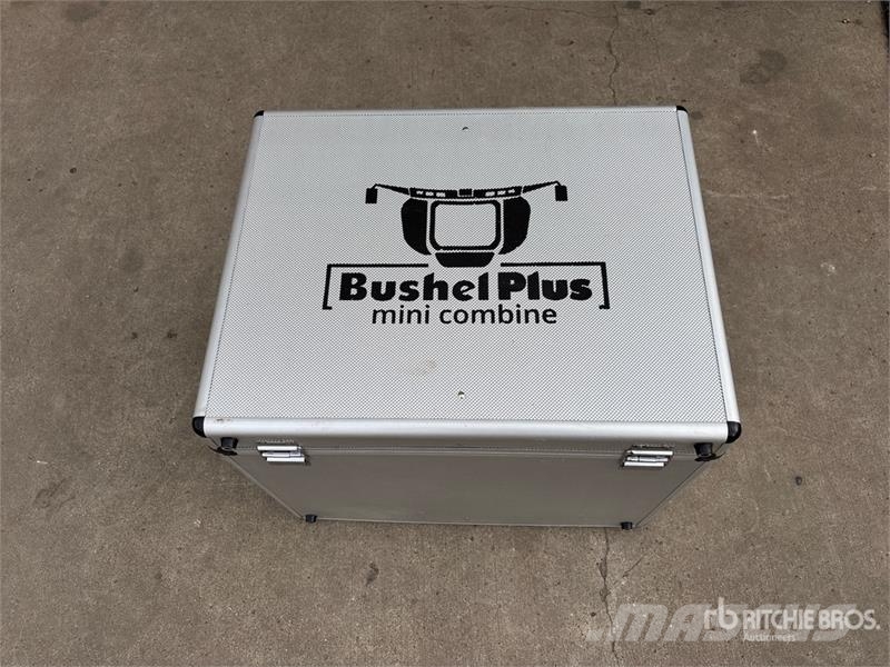 Bushel Plus Mini Combine 农作物机械加工存储设备 - 其他