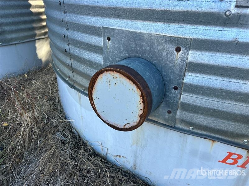 Butler +/- 1900 bu 4 Ring Grain Bin Procesadoras de cultivos y unidades de almacenamiento / máquinas - Otros