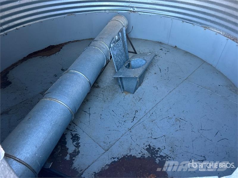 Butler +/- 1900 bu 4 Ring Grain Bin Procesadoras de cultivos y unidades de almacenamiento / máquinas - Otros