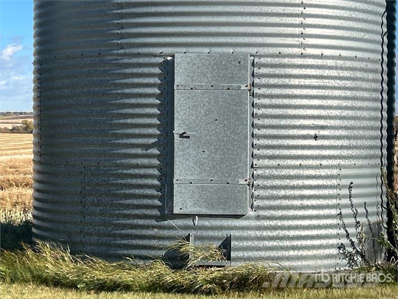 Butler +/- 2000 bu 4 Ring Grain Bin Termény feldolgozó/tároló berendezések - Egyebek
