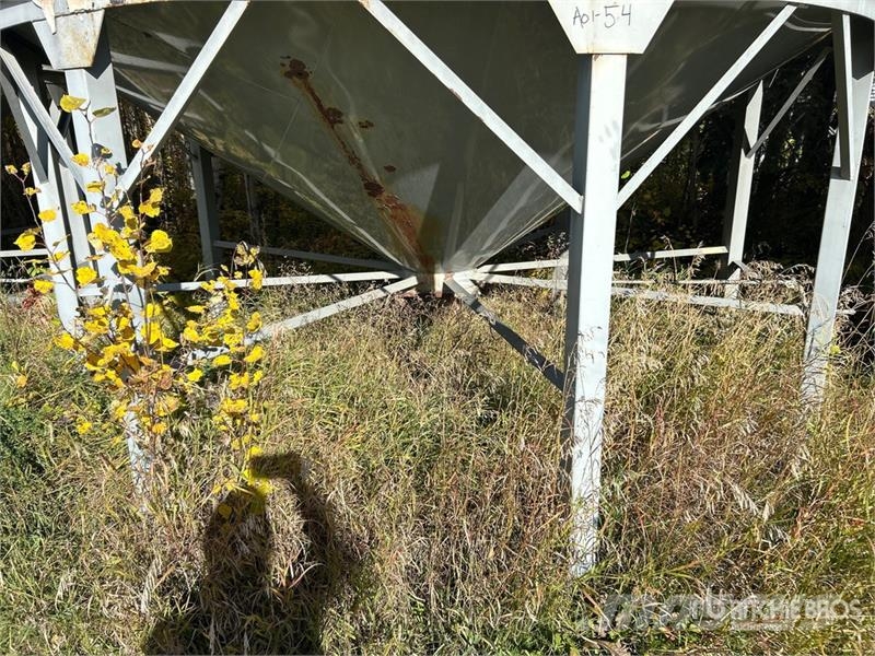 Butler +/- 2100 bu 4 Ring Hopper Grain Bin Strojevi za preradu i skadištenje žetva - Ostalo