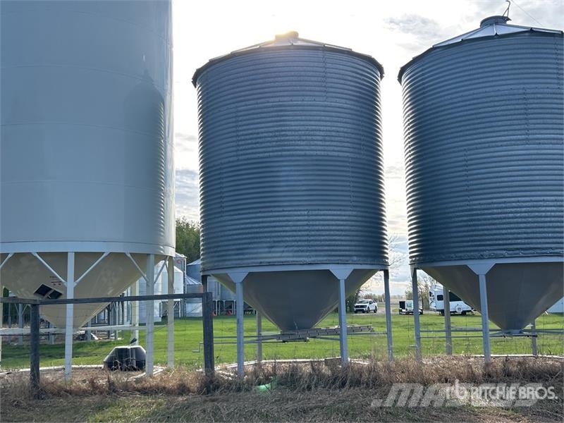 Butler +/- 2200 bu 4 Ring Hopper Grain Bin Procesadoras de cultivos y unidades de almacenamiento / máquinas - Otros