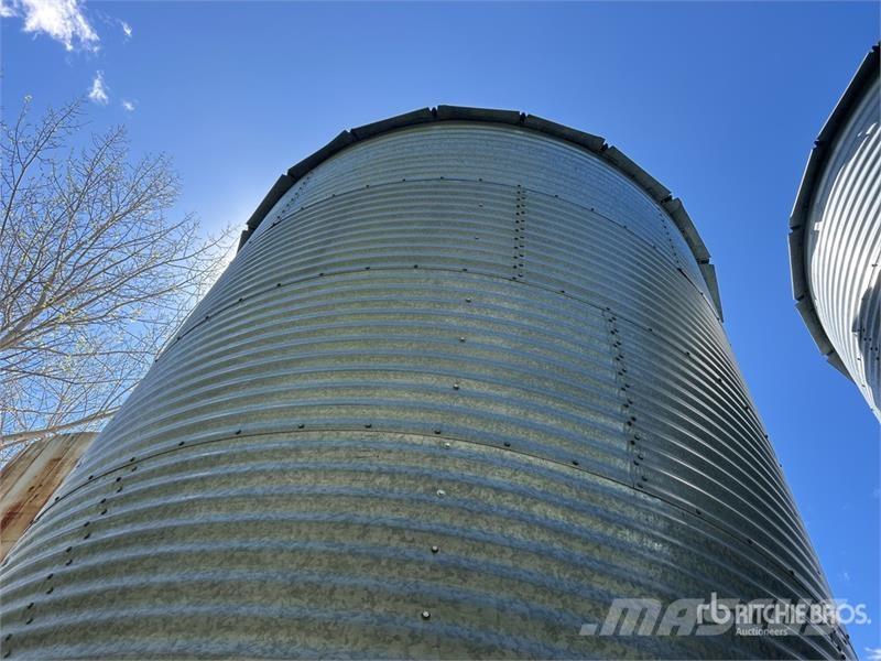 Butler +/- 2200 bu 4 Ring Hopper Grain Bin Procesadoras de cultivos y unidades de almacenamiento / máquinas - Otros