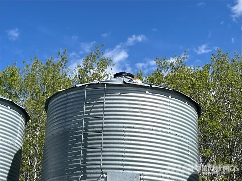 Butler +/- 2200 bu 4 Ring Hopper Grain Bin Procesadoras de cultivos y unidades de almacenamiento / máquinas - Otros