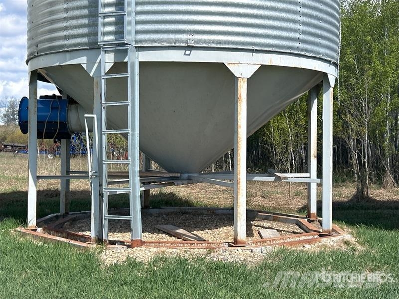 Butler +/- 2200 bu 4 Ring Hopper Grain Bin Procesadoras de cultivos y unidades de almacenamiento / máquinas - Otros