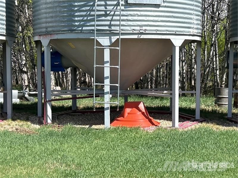 Butler +/- 2200 bu 4 Ring Hopper Grain Bin Procesadoras de cultivos y unidades de almacenamiento / máquinas - Otros