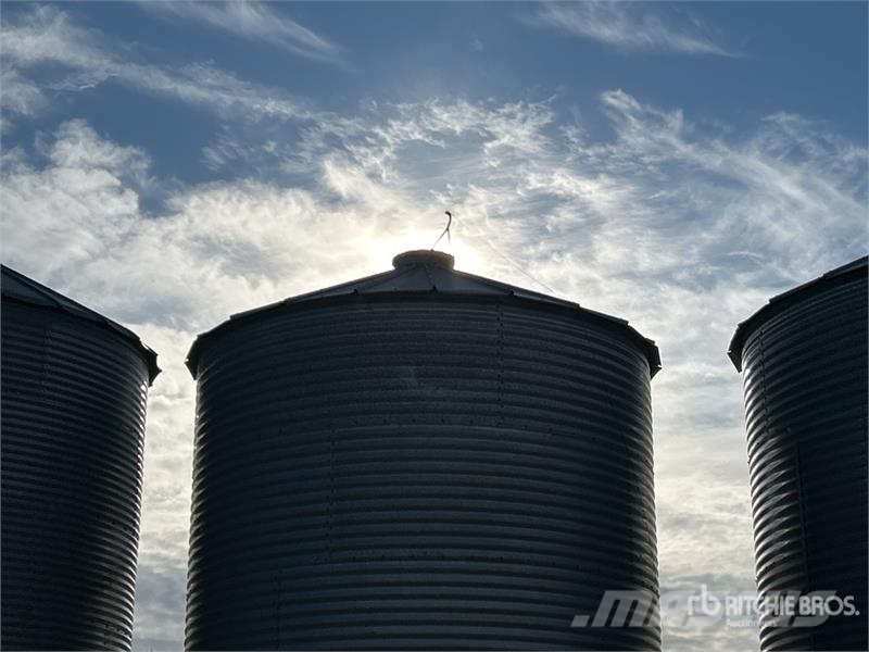 Butler +/- 2200 bu 4 Ring Hopper Grain Bin Procesadoras de cultivos y unidades de almacenamiento / máquinas - Otros