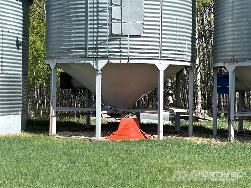 Butler +/- 2200 bu 4 Ring Hopper Grain Bin Procesadoras de cultivos y unidades de almacenamiento / máquinas - Otros