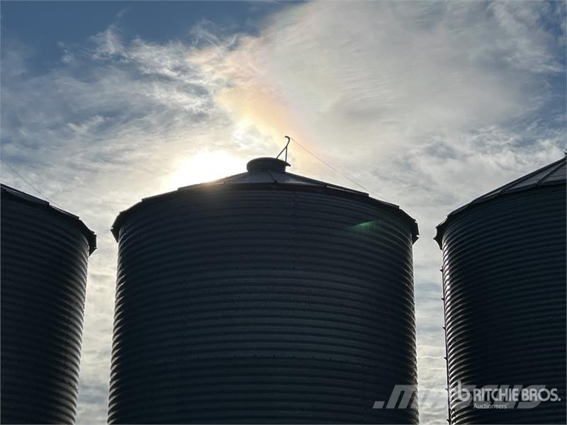 Butler +/- 2200 bu 4 Ring Hopper Grain Bin Procesadoras de cultivos y unidades de almacenamiento / máquinas - Otros