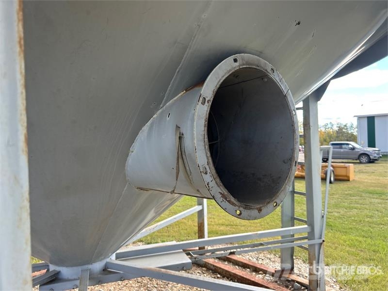 Butler +/- 2200 bu 4 Ring Hopper Grain Bin 农作物机械加工存储设备 - 其他