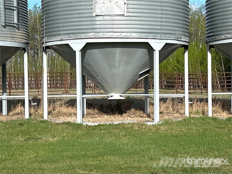 Butler +/- 2200 bu 4 Ring Hopper Grain Bin Procesadoras de cultivos y unidades de almacenamiento / máquinas - Otros