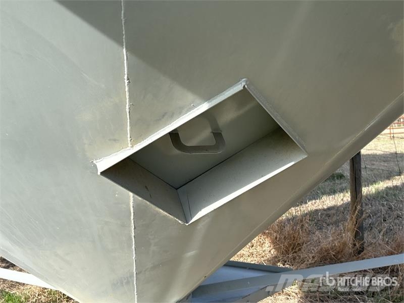 Butler +/- 2200 bu 4 Ring Hopper Grain Bin Procesadoras de cultivos y unidades de almacenamiento / máquinas - Otros