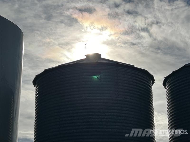 Butler +/- 2200 bu 4 Ring Hopper Grain Bin Procesadoras de cultivos y unidades de almacenamiento / máquinas - Otros
