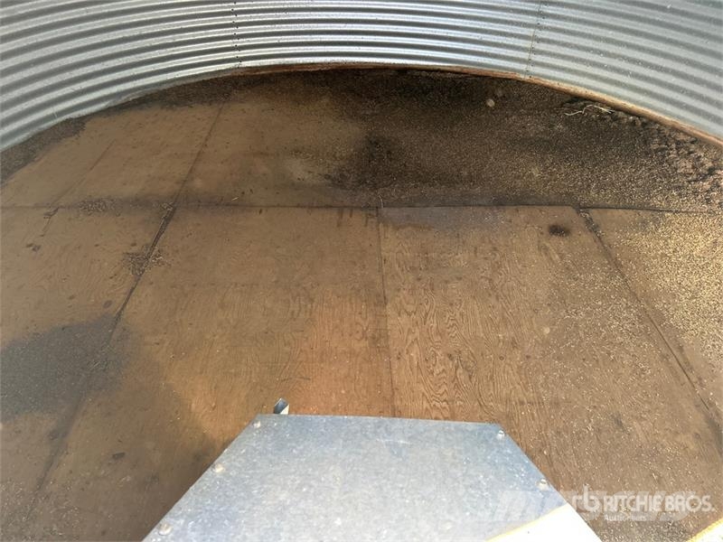 Butler +/- 2250 bu 3 Ring Grain Bin وحدات / آلات معالجة المحاصيل وتخزينها - أخرى