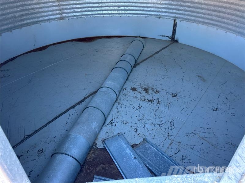 Butler +/- 2400 bu 4 Ring Grain Bin Procesadoras de cultivos y unidades de almacenamiento / máquinas - Otros