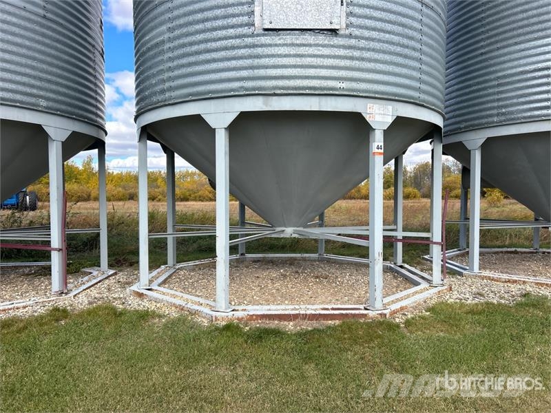 Butler +/- 2700 bu 5 Ring Hopper Grain Bin 农作物机械加工存储设备 - 其他