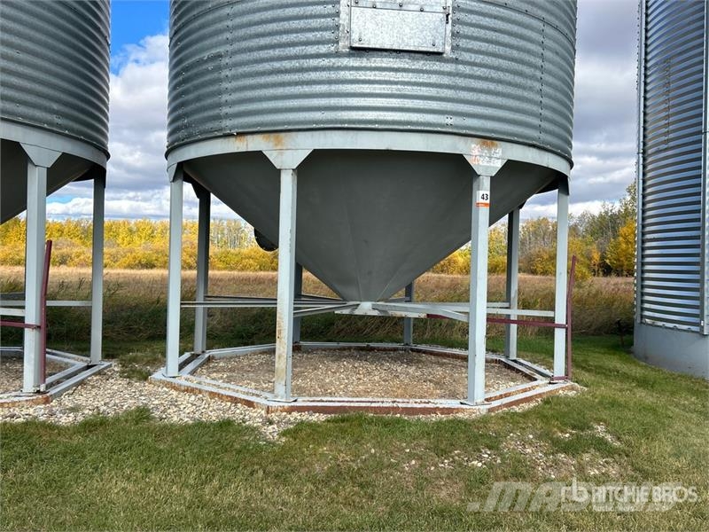 Butler +/- 2700 bu 5 Ring Hopper Grain Bin 农作物机械加工存储设备 - 其他