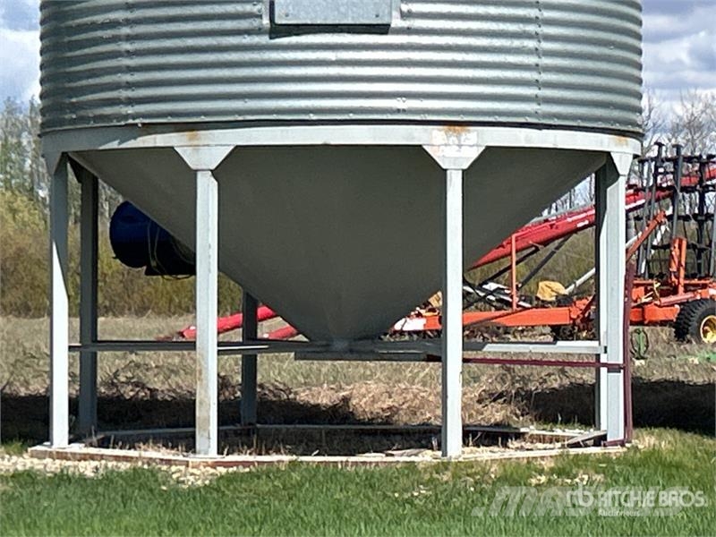 Butler +/- 2700 bu 5 Ring Hopper Grain Bin Procesadoras de cultivos y unidades de almacenamiento / máquinas - Otros
