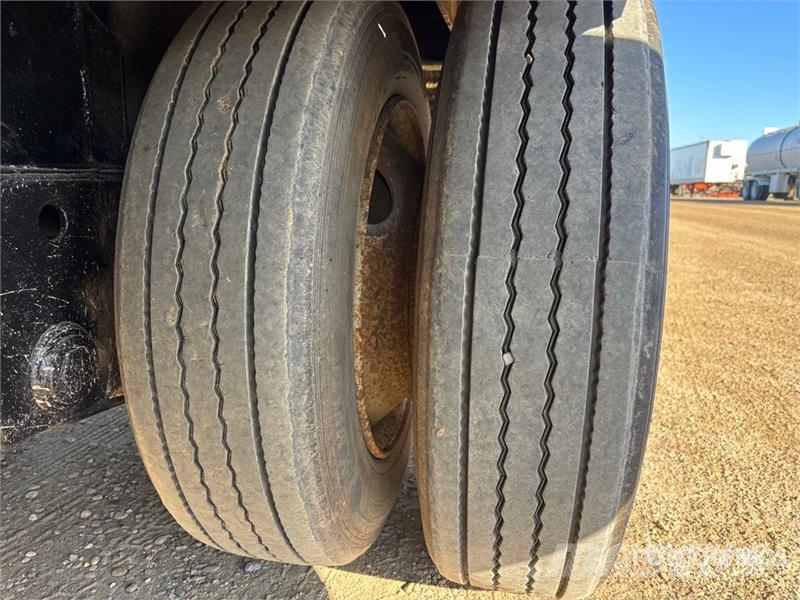 BWS 48 ft Tri/A Step Deck Trailer Maskinhenger