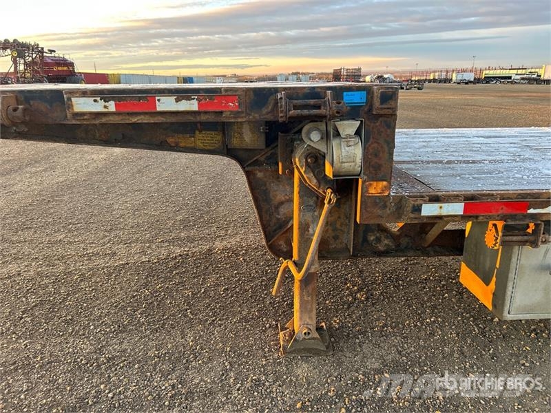 BWS 53HF3X 53 ft Tri/A Step Deck Trailer Нискотоварачи