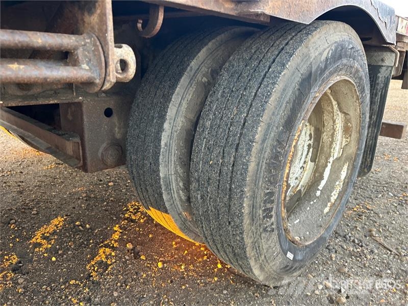 BWS 53HF3X 53 ft Tri/A Step Deck Trailer Нискотоварачи