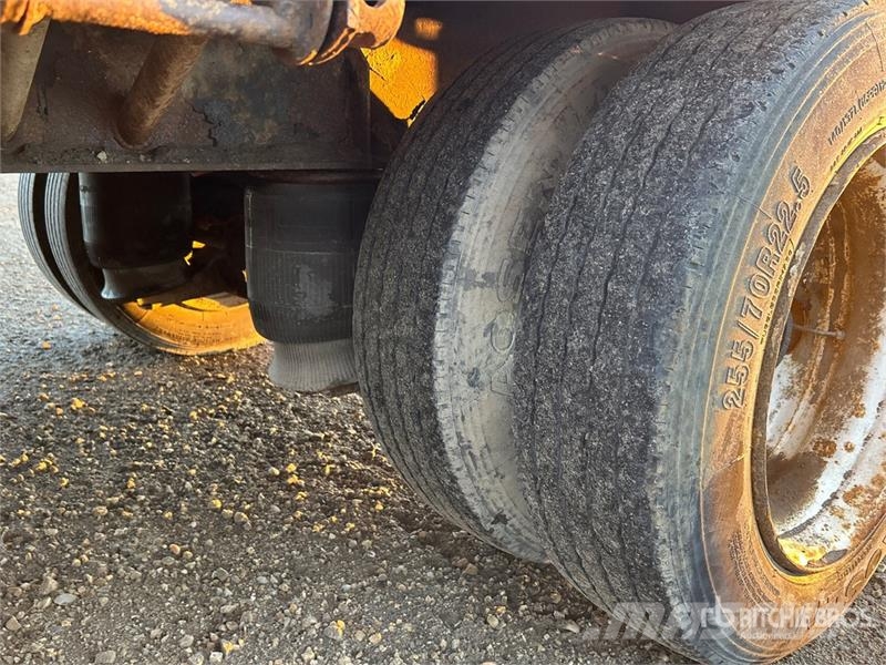 BWS 53HF3X 53 ft Tri/A Step Deck Trailer Нискотоварачи