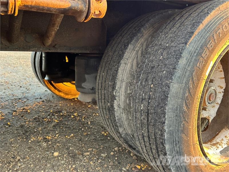 BWS 53HF3X 53 ft Tri/A Step Deck Trailer Нискотоварачи