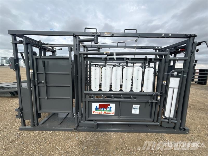 BYT CC002 12 ft Upgraded Stockman Squeeze Chute (U Kmetijstvo - drugo