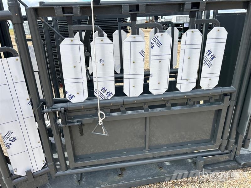  BYT CC003 Squeeze Chute (Unused) Lauksaimniecība- Citi