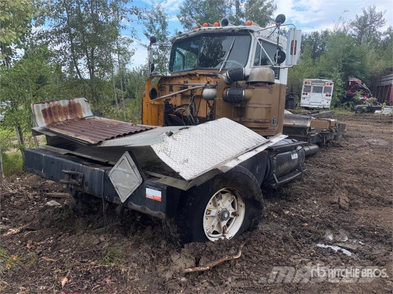  Cab and Chassis Vezetőfülke és belső tartozékok