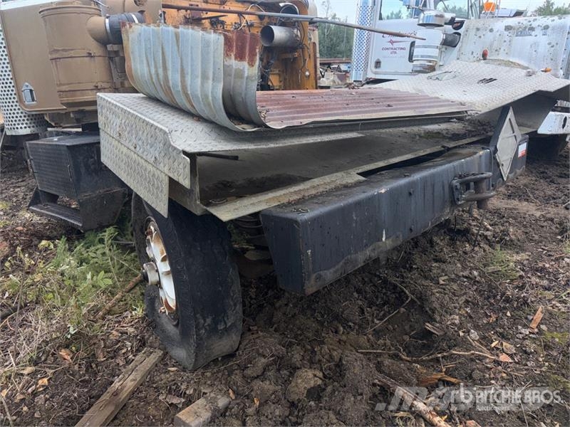  Cab and Chassis Vezetőfülke és belső tartozékok