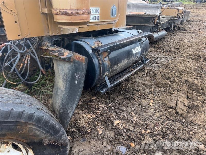  Cab and Chassis Vezetőfülke és belső tartozékok