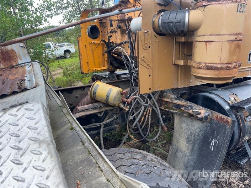  Cab and Chassis Vezetőfülke és belső tartozékok