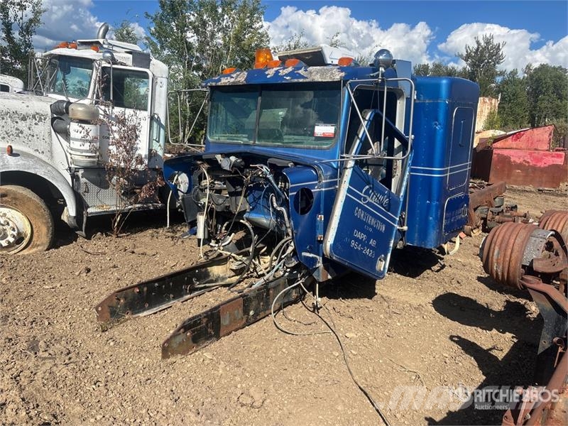  Cab and Chassis (Inoperable) Vezetőfülke és belső tartozékok