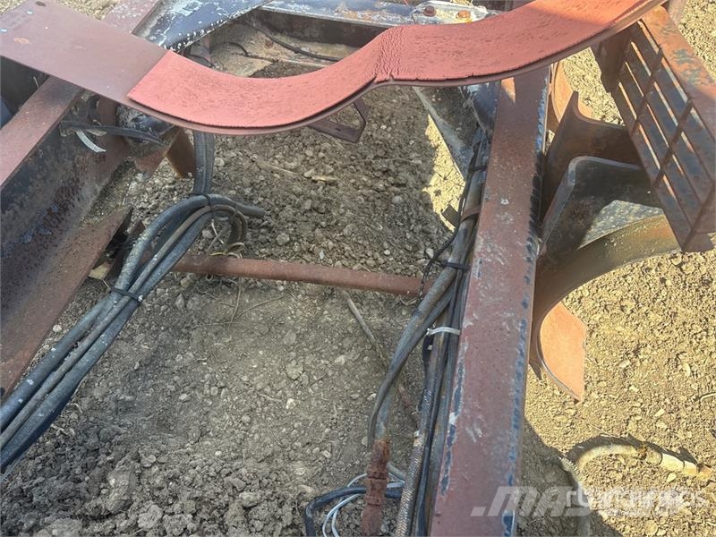  Cab and Chassis (Inoperable) Vezetőfülke és belső tartozékok