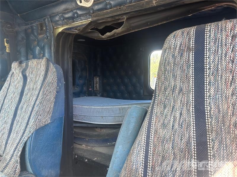  Cab and Chassis (Inoperable) Vezetőfülke és belső tartozékok